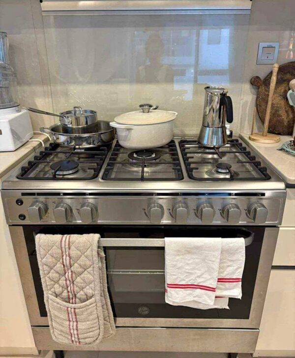 Used Hoover 5 Burner Gas Cooker 90cm - Reliable & Efficient, Great Deal