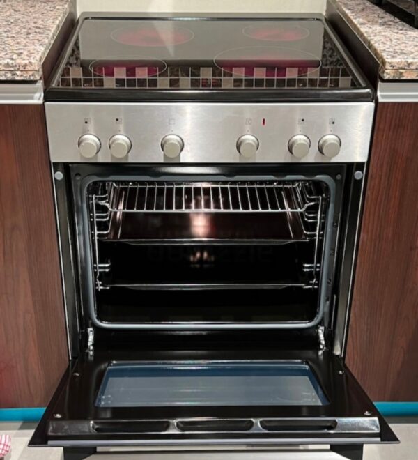 Used Siemens 4 Ceramic Hubs Electric Cooker 60/60cm Excellent condition - Image 2