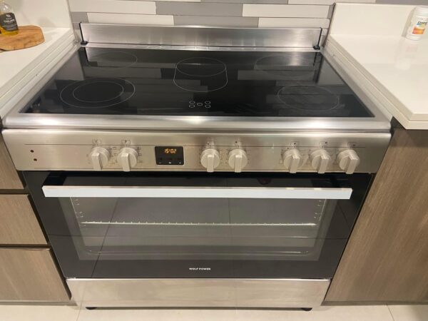 Used Wolf Power 5 Ceramic Hubs Electric cooker 90cm- Great working