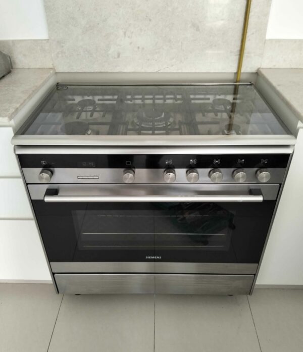 Used Siemens iQ500 Top 5Burner Gas Oven Electric Cooker stove  90cm - Sleek Design, Excellent Performance - Image 3