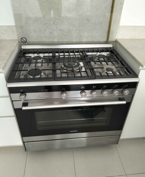 Used Siemens iQ500 Top 5Burner Gas Oven Electric Cooker stove  90cm - Sleek Design, Excellent Performance - Image 2
